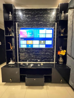 Makkah Tower E 11 F11 Junction One & Two Bed Apartment